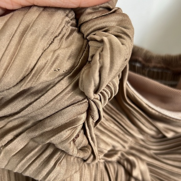 Heartloom January Asymmetric Silky Babydoll Top in Cafe Brown Size Large - Picture 15 of 15